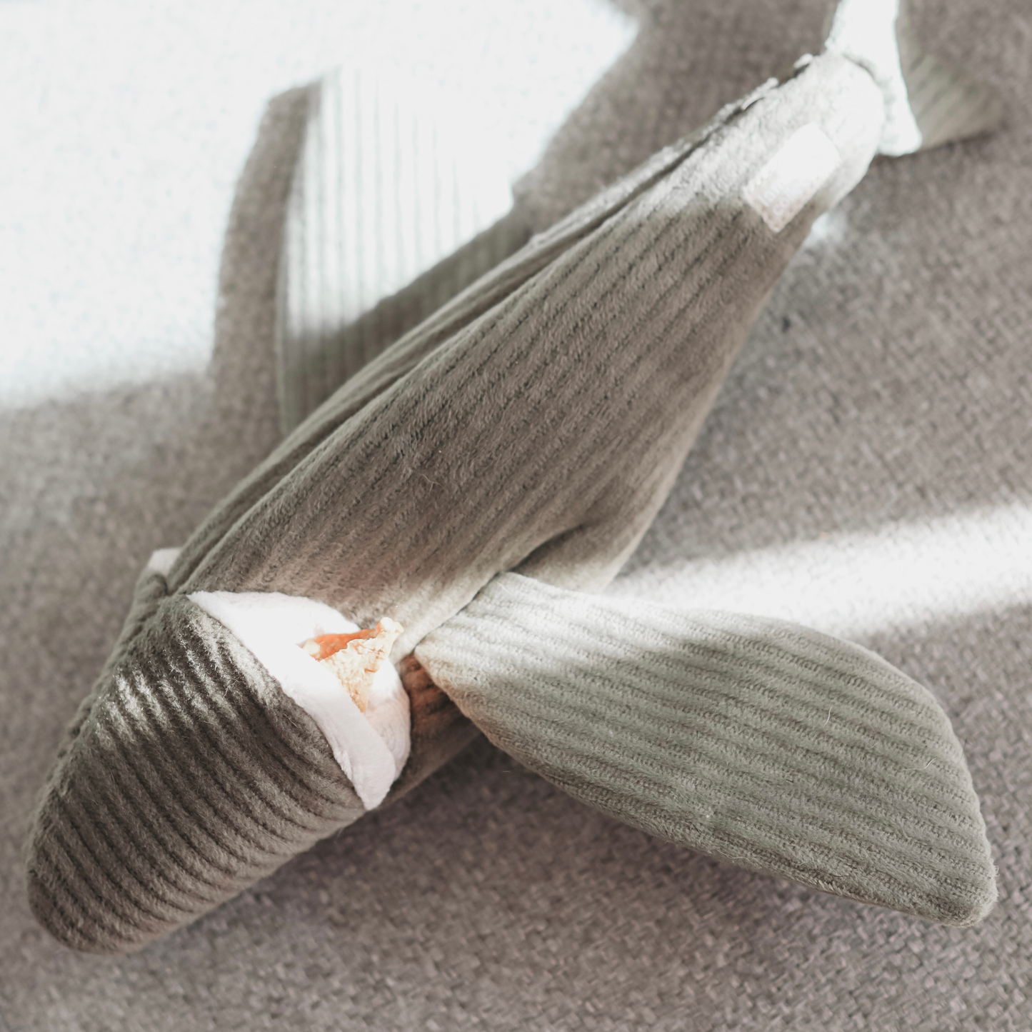 FLYING FISH // ENRICHMENT DOG TOY // SNUFFLE TOY