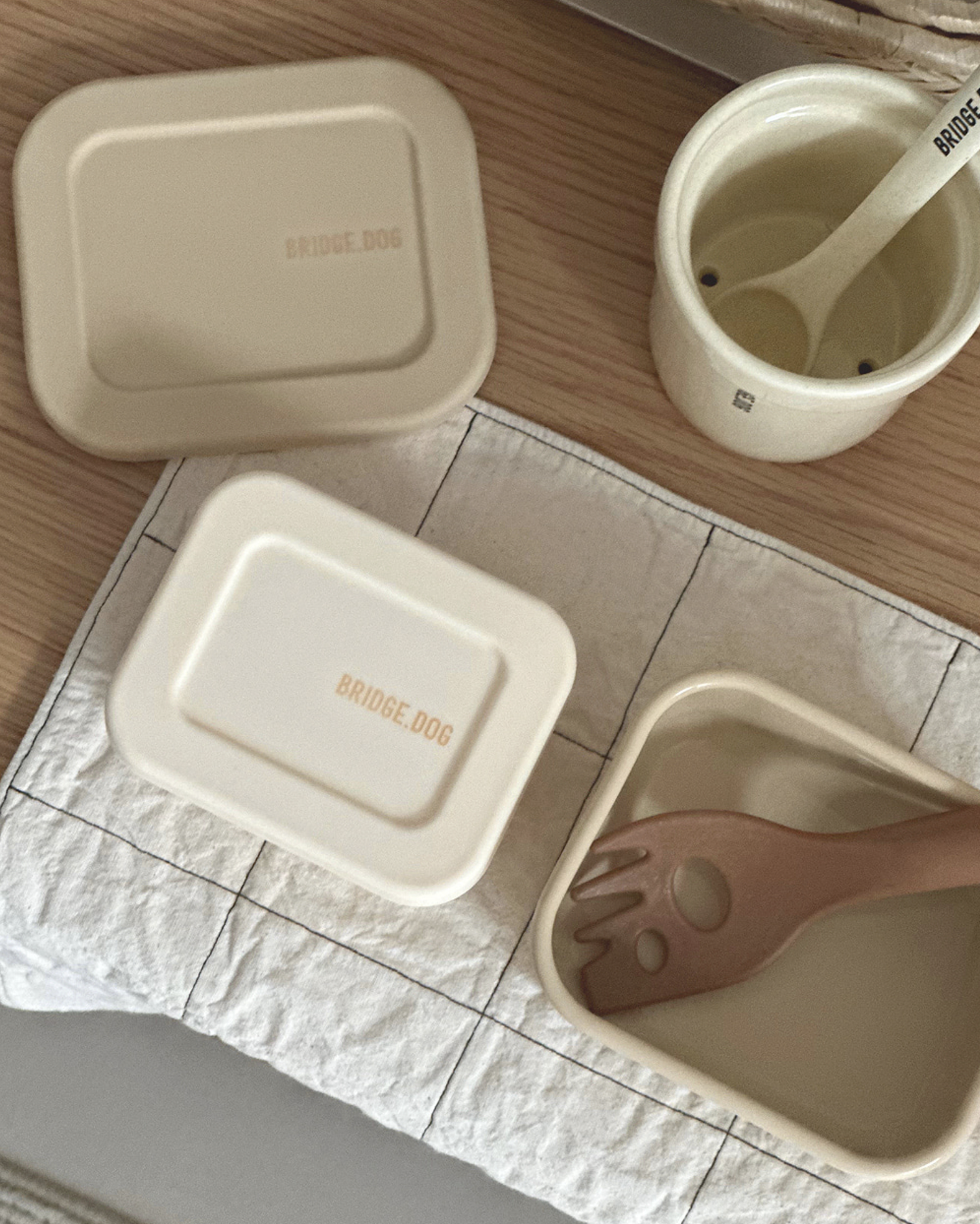 Bridge Dog DOG SI RAK Case CREAM