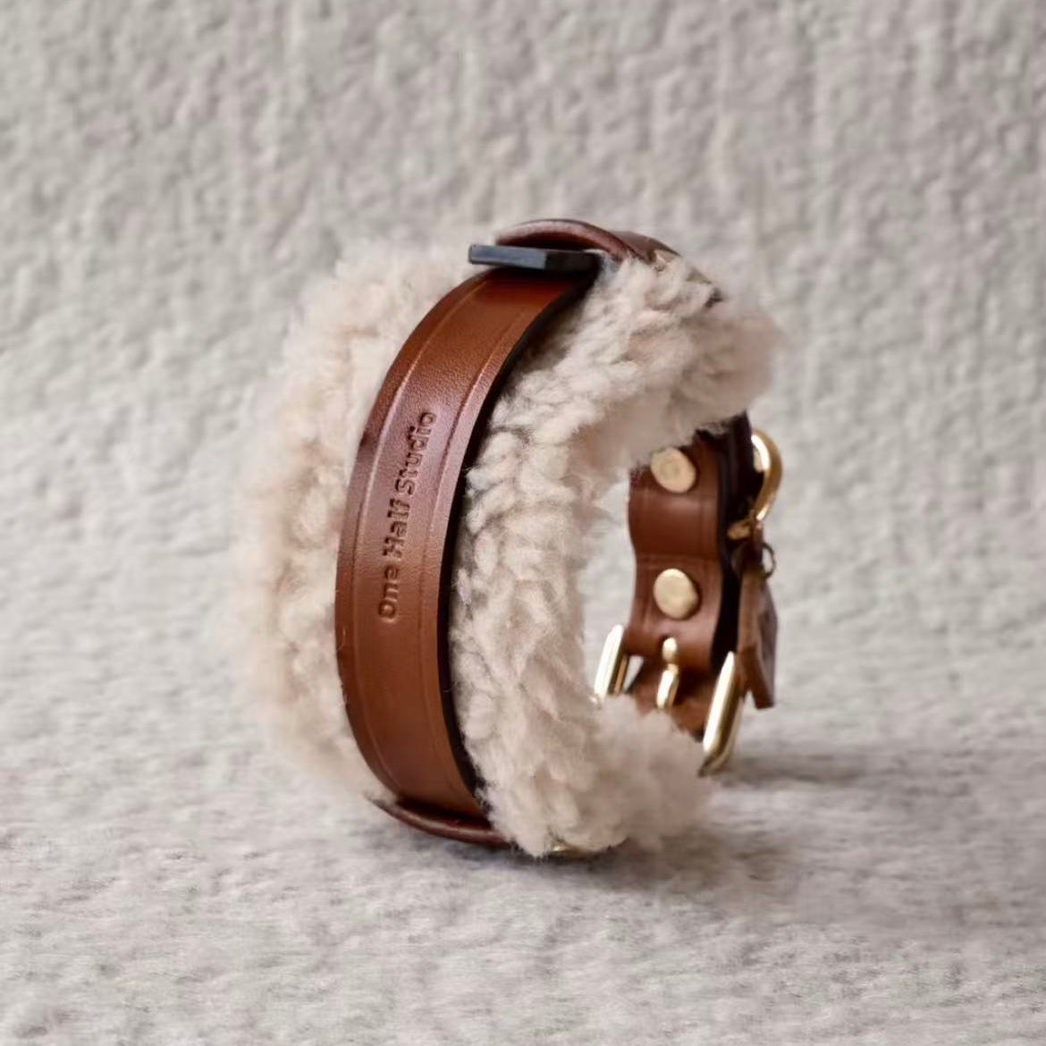 Merino Wool & Leather Collar