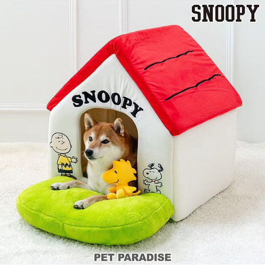 Snoopy Red Roof Folding House with Garden